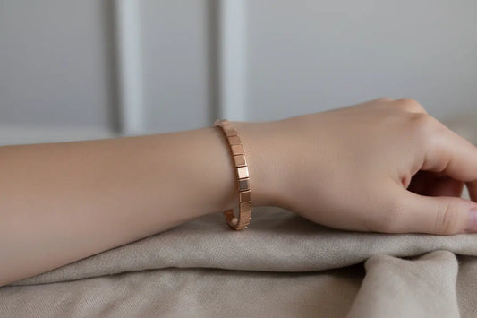 Rose Line Bracelet